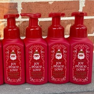 4 NEW BATH & BODY WORKS FOAMING SOAP WINTER CANDY APPLE 8.75 fl oz PER BOTTLE